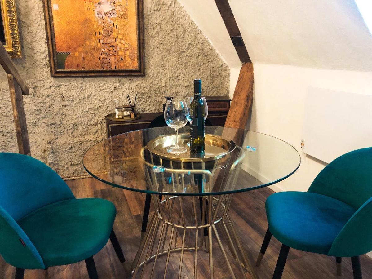 Madam S Boa Lägenhet Banská Štiavnica Exteriör bild