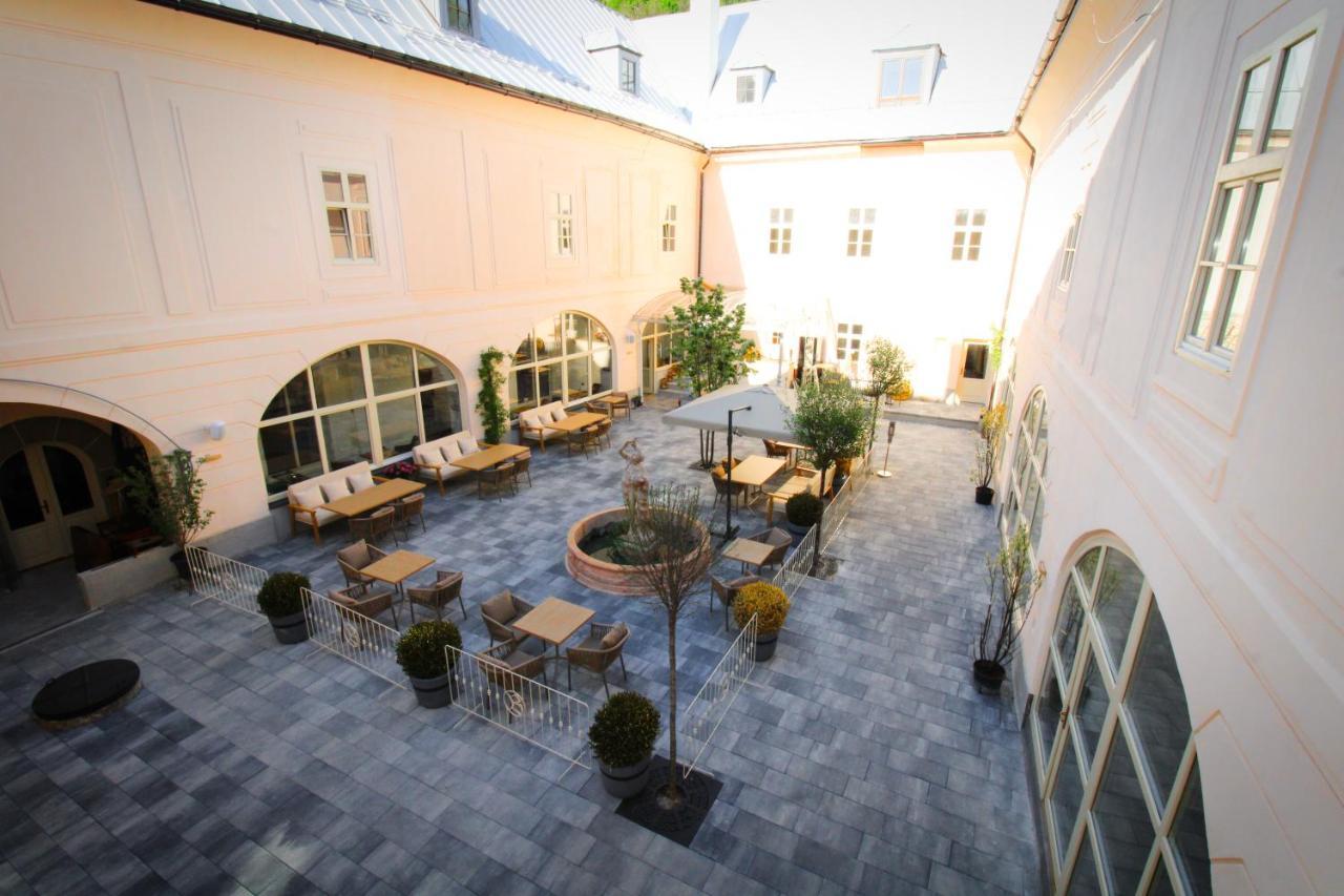 Madam S Boa Lägenhet Banská Štiavnica Exteriör bild